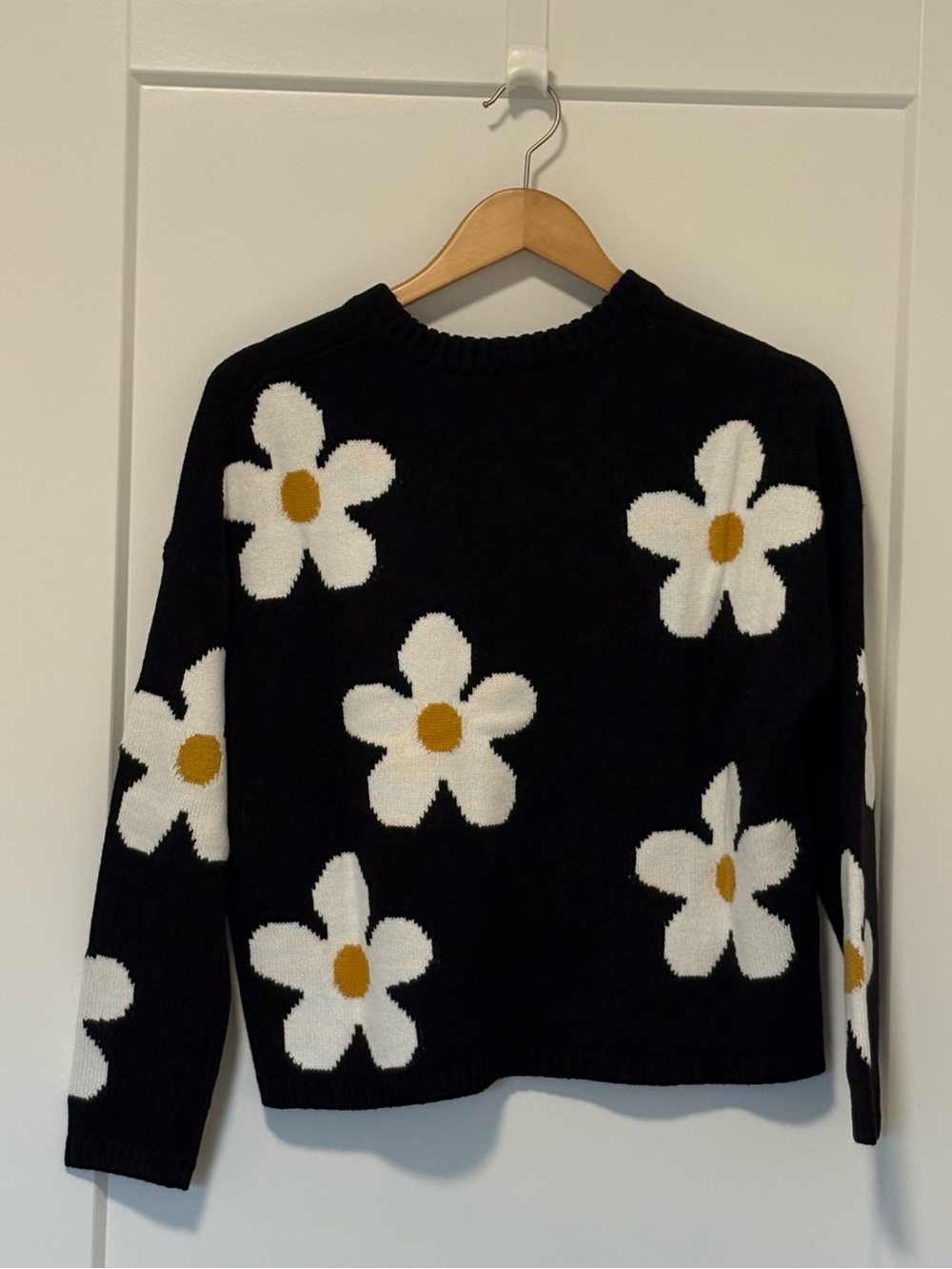 Simons Black Crewneck Sweater with White & Yellow Daisy Motif